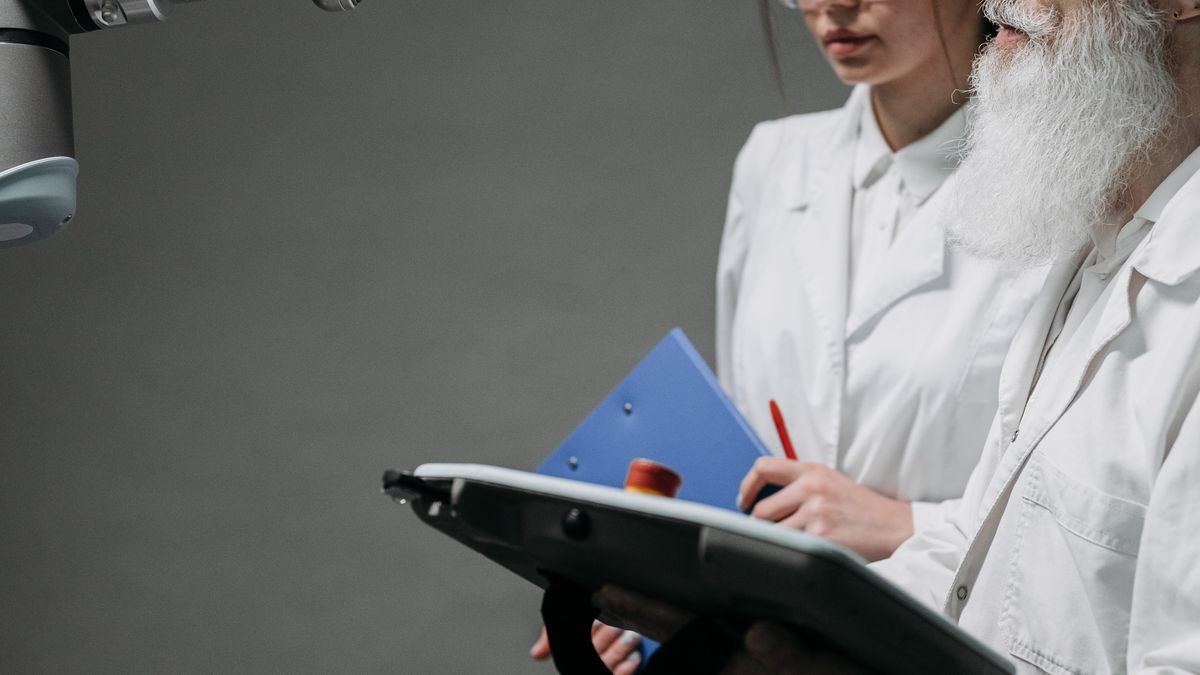聚鑫汇|《倾城之恋》中悬浮的镜面人生